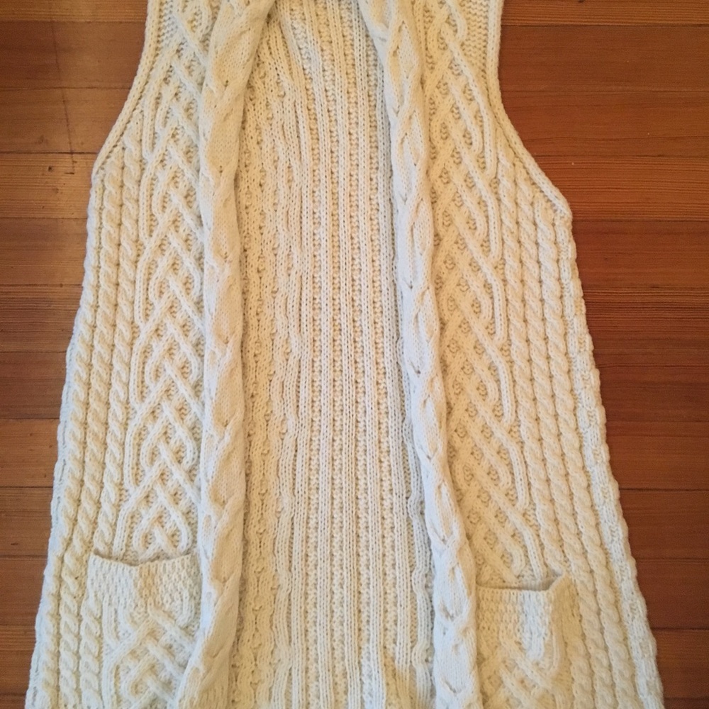 Carraig Donn Irish sweater, size S